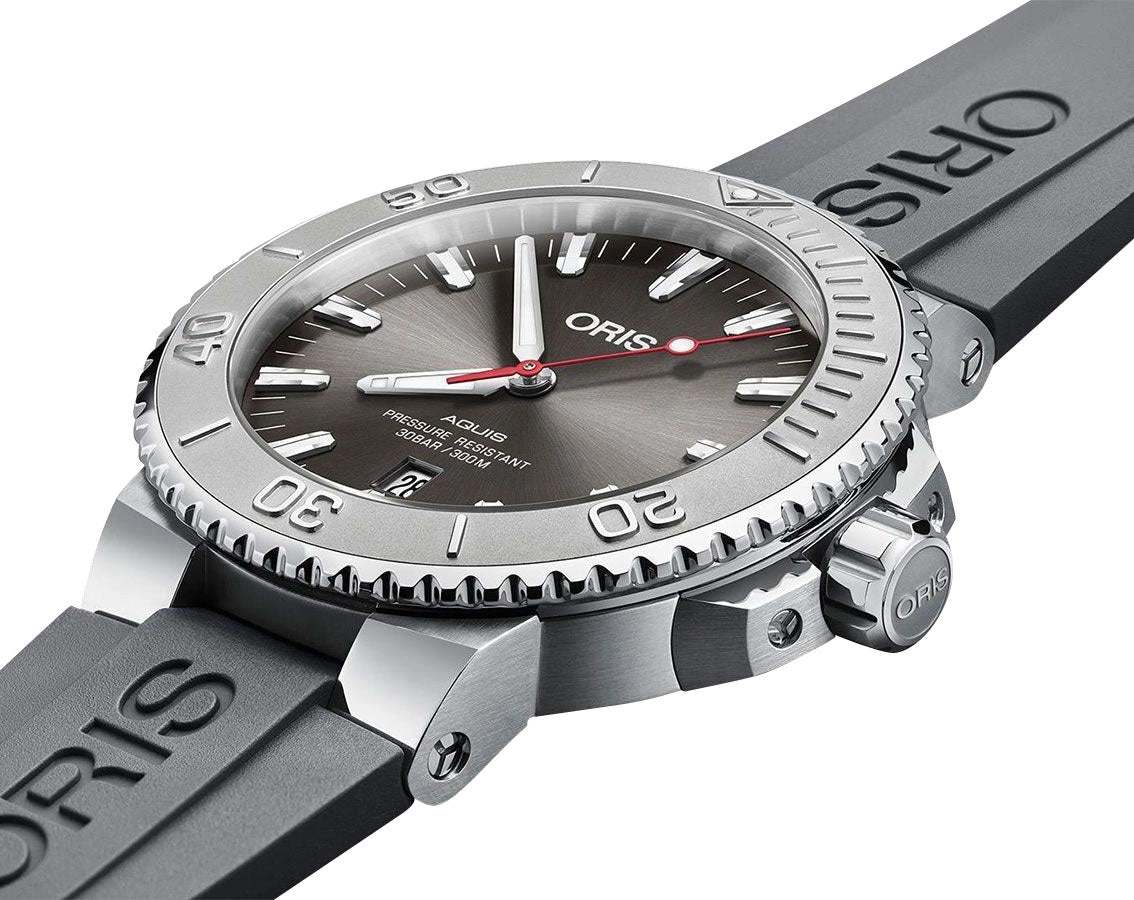 Oris Aquis Relief Automatic Stainless Steel Gray Dial Gray Rubber Strap Date Divers Mens Watch 733 7730 4153-07 4 24 63EB