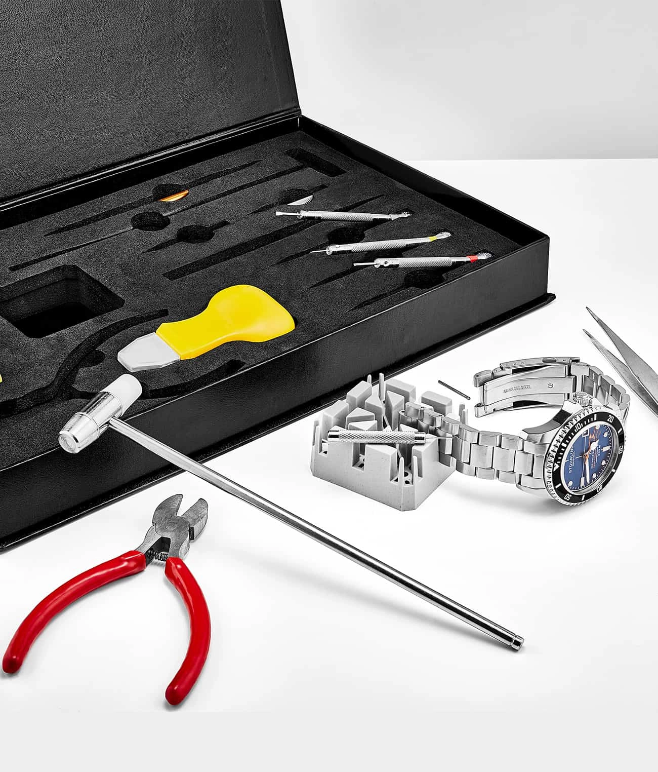 Presidia 943A.03, Depthmaster 3940.2, Signature Pen, and Watch Tool Kit