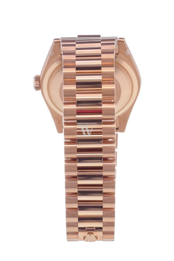 Rolex Day-Date 36 Black mother-of-pearl set with diamonds Dial Fluted Bezel President Everose Gold Watch 118235